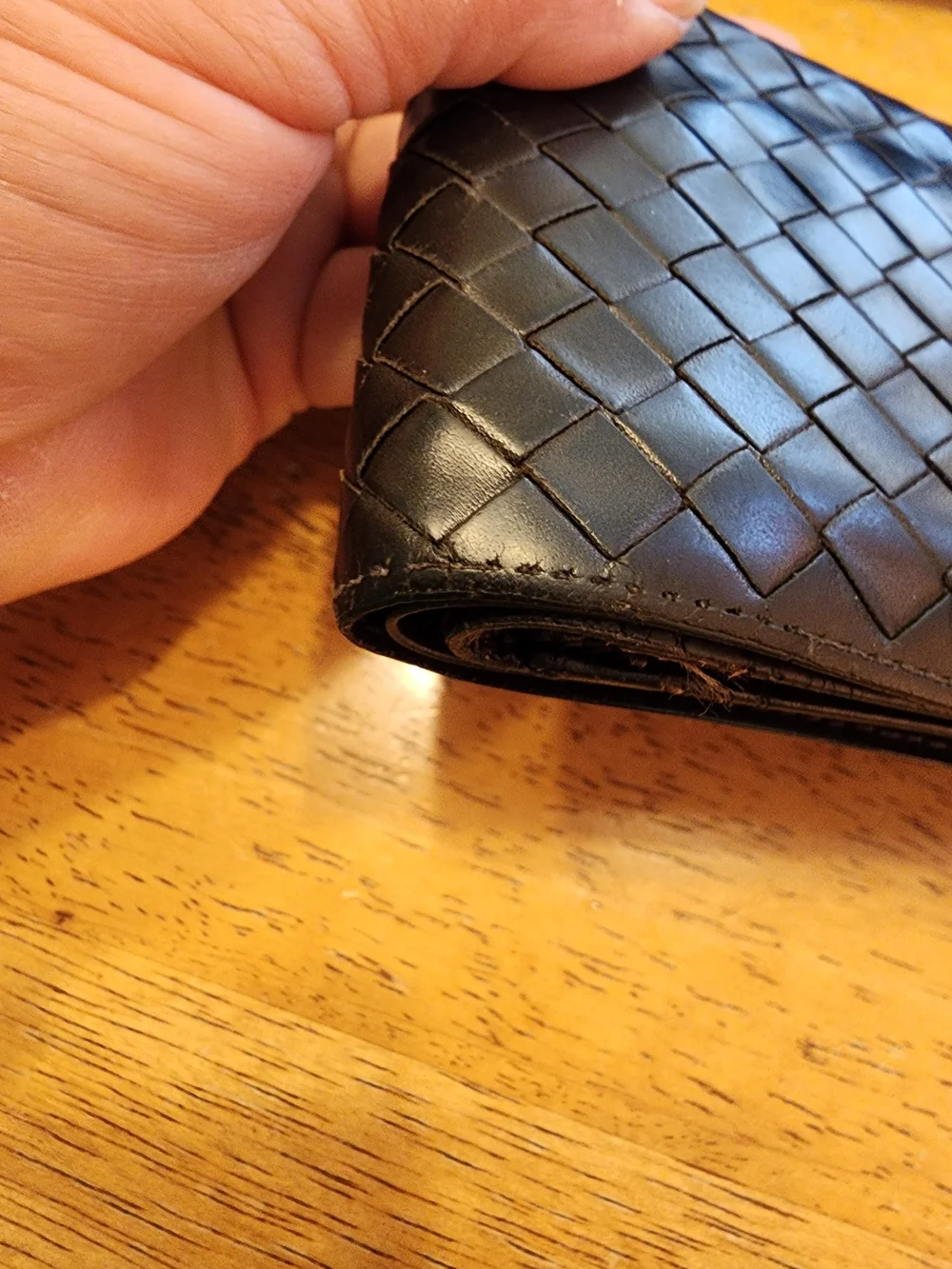 Bottega Veneta Intrecciato bifold wallet Dark Brown woven Leather Design